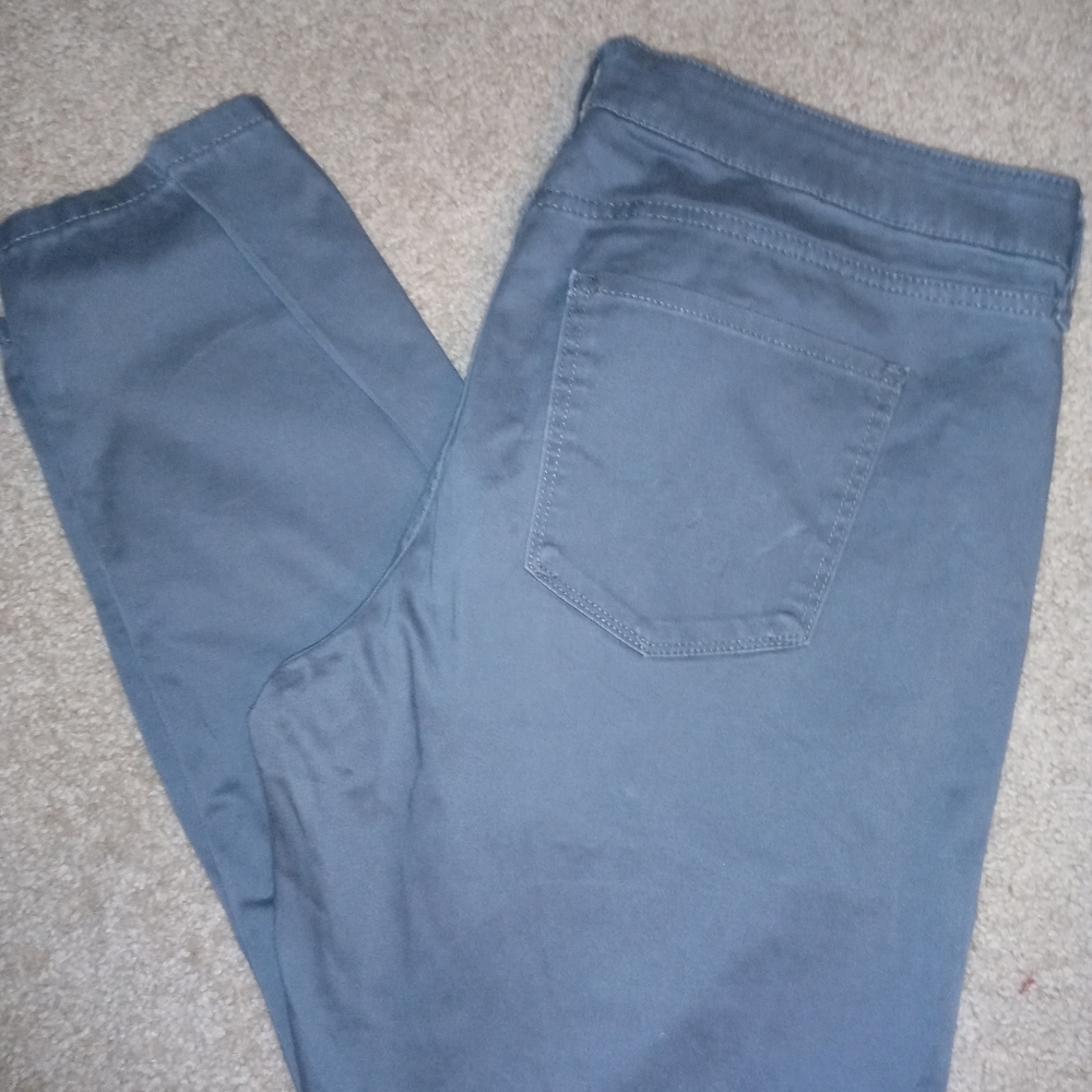 Gray skinny jeans